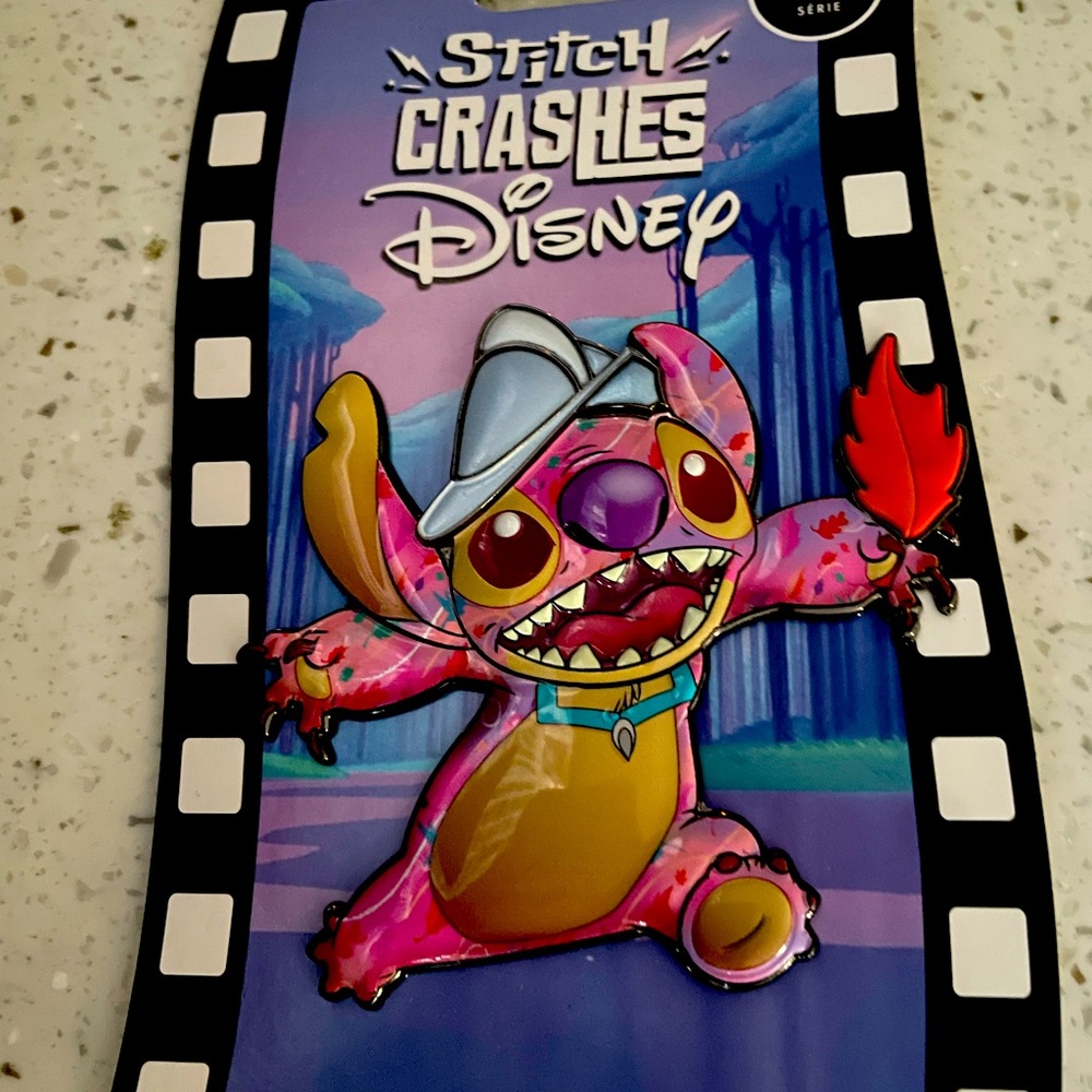 Stitch Crashes Disney Pin